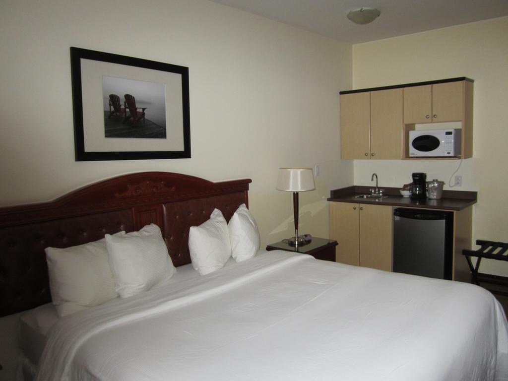 Trend Mountain Hotel & Conference Centre Tumbler Ridge Eksteriør billede